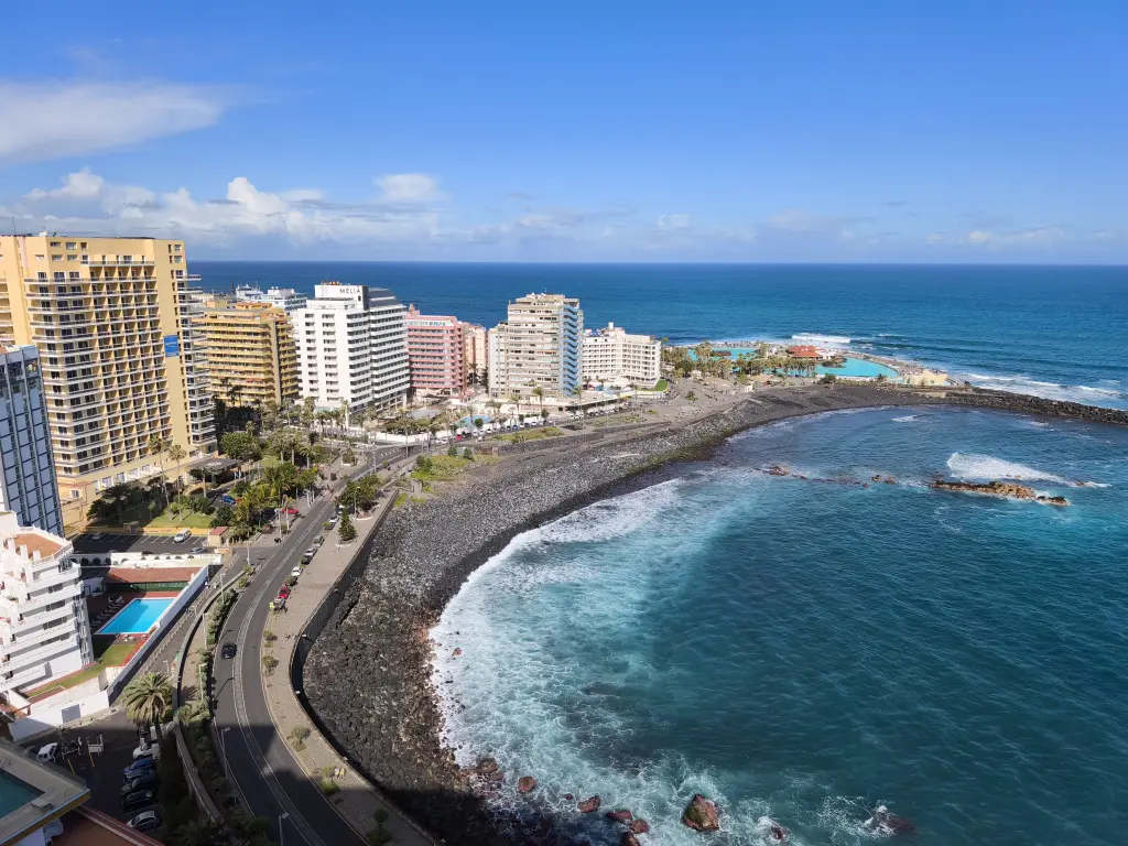 PuertoDeLaCruz01.webp